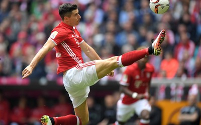 有球体育快讯-乌克兰队更衣室赛后庆祝画面曝光